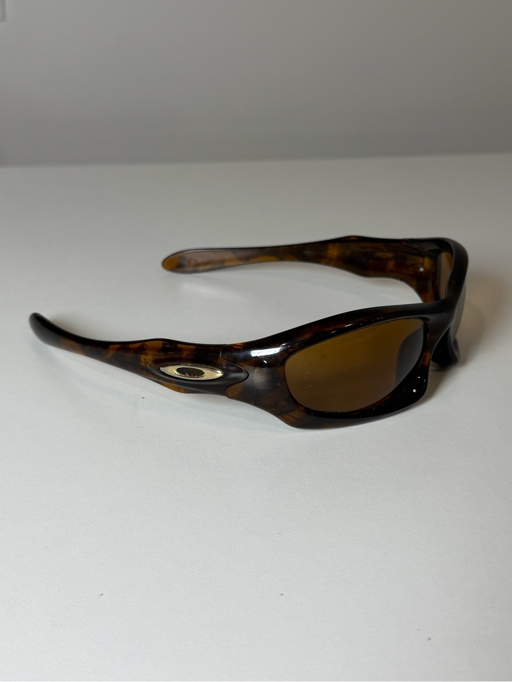 Oakley Monster Dog Y2K Tortoiseshell Wrap Sunglasses - Brown Lenses